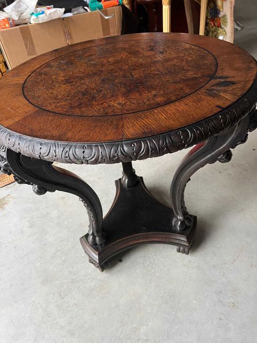 Masa Baroc,recent restaurata!