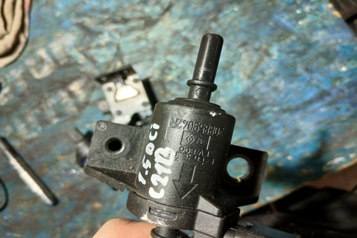 Supapa combustibil 208859042R 208859042R Renault Scenic a 2-a generat