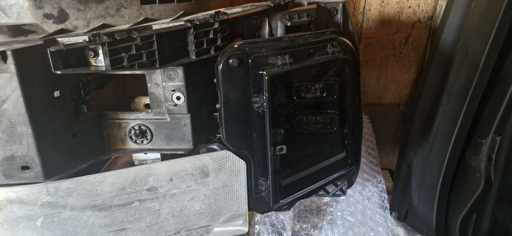 Фары в оригинале на li6 li7 li9