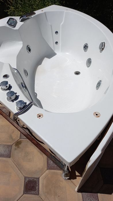 Продам джакузи 90000