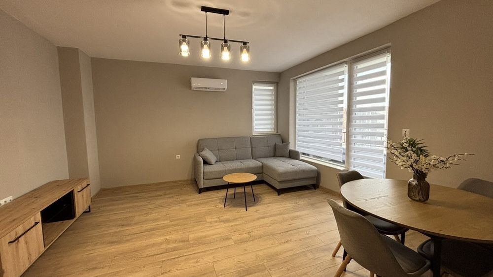 Дава се под наем Двустаен апартамент в Бургас, Славейков - 56 кв.м за 498.27 € - Снимка #1