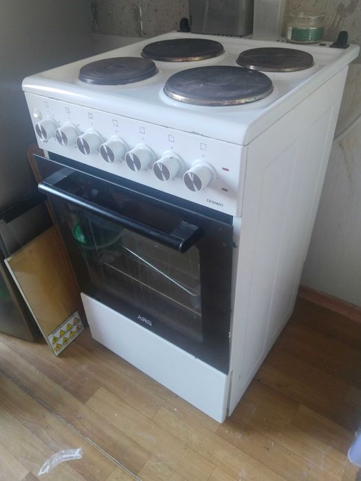 Продам электроплиту 30 000 тенге