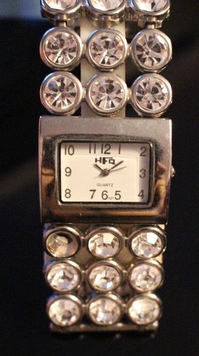 Дамски часовник HFQ