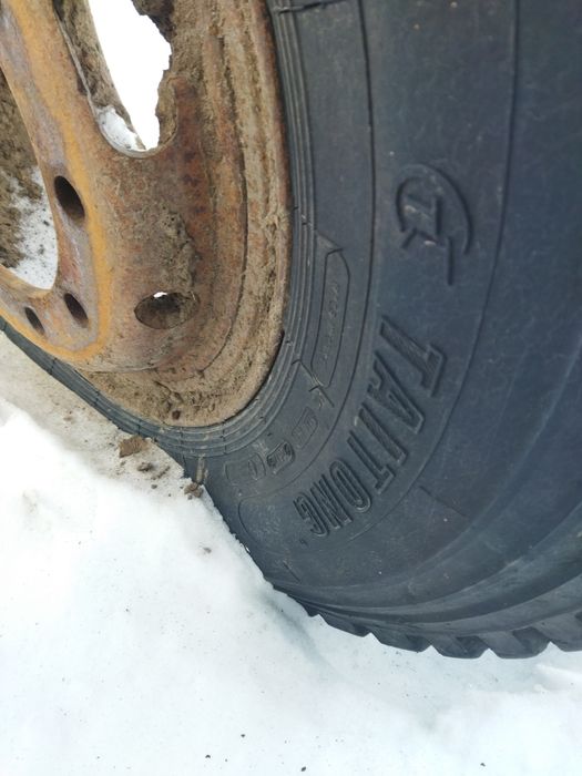 Продам б/у китайскую 12.00 R20