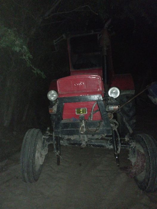 T28 traktori sotiladi