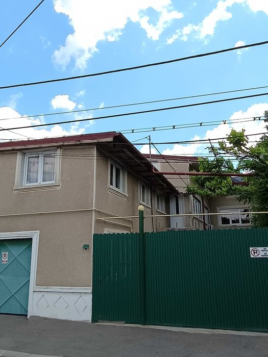 Vila Bucuresti, 5 min de metrou Dimitrie Leonida, 450 mp casa si teren