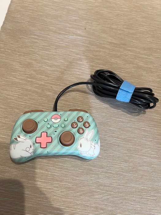 Nintendo Switch + Pro Controller и още два + 6 игри