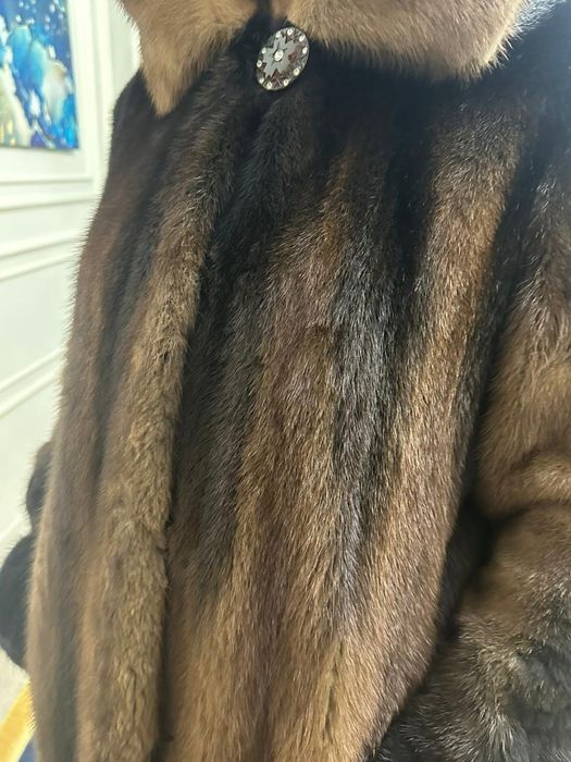 Продам норковую шубу