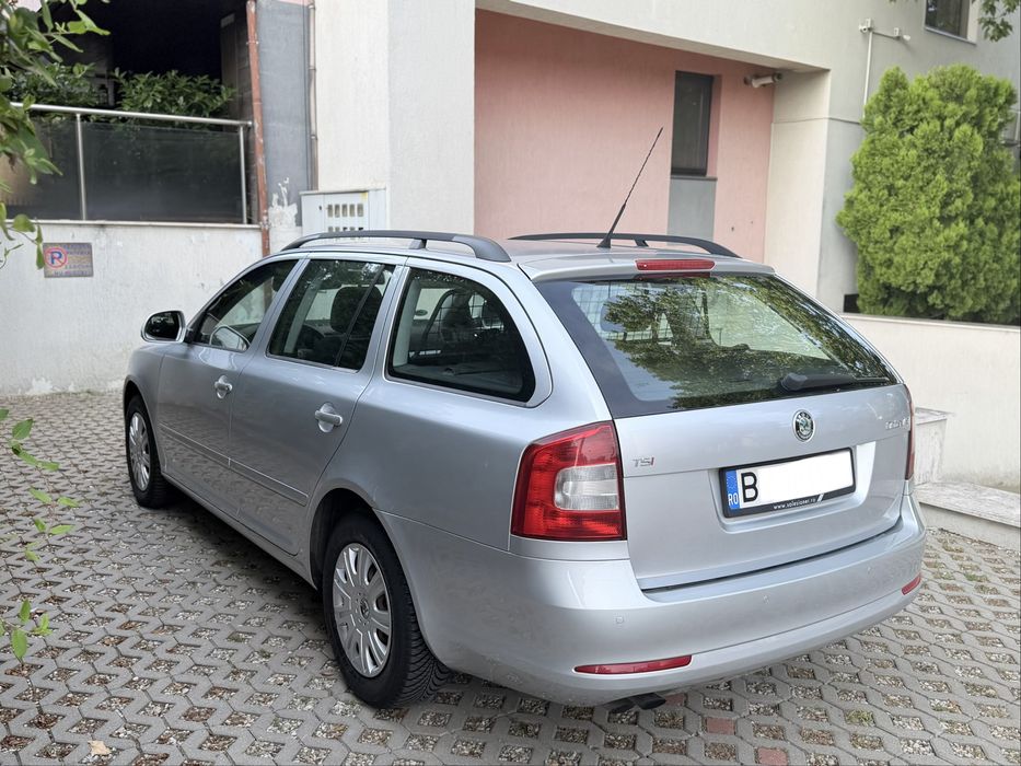 SKODA Octavia 2011 — imagine 4