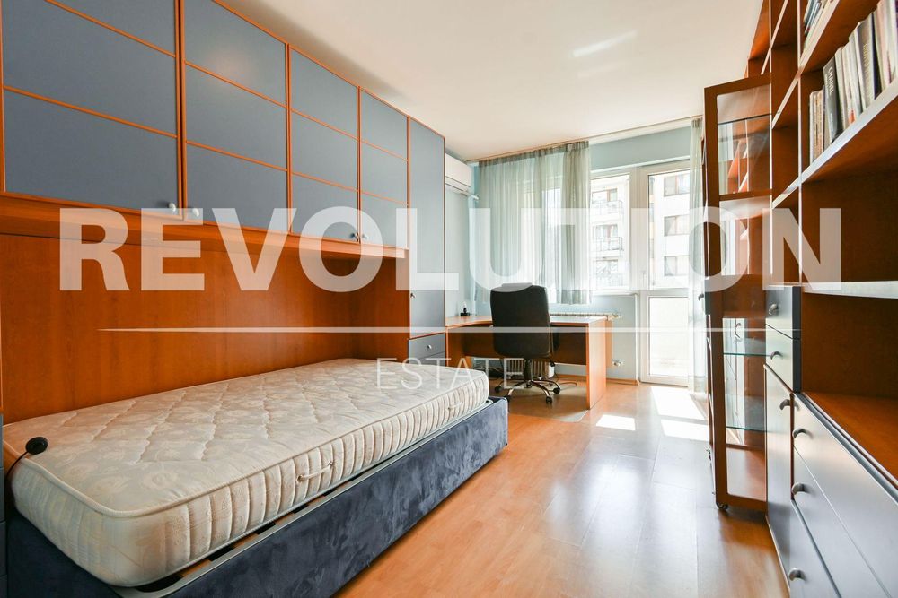 Тристаен апартамент в ж.к. Манастирски ливади.