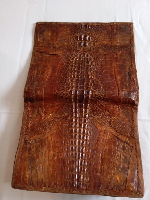 Geantă din piele de crocodil