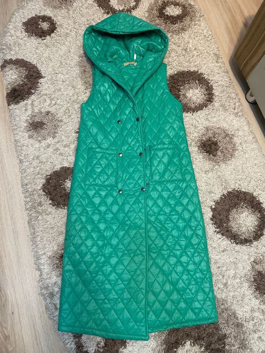 Безрукавка новая