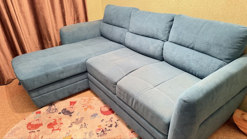 Продам диван угловой