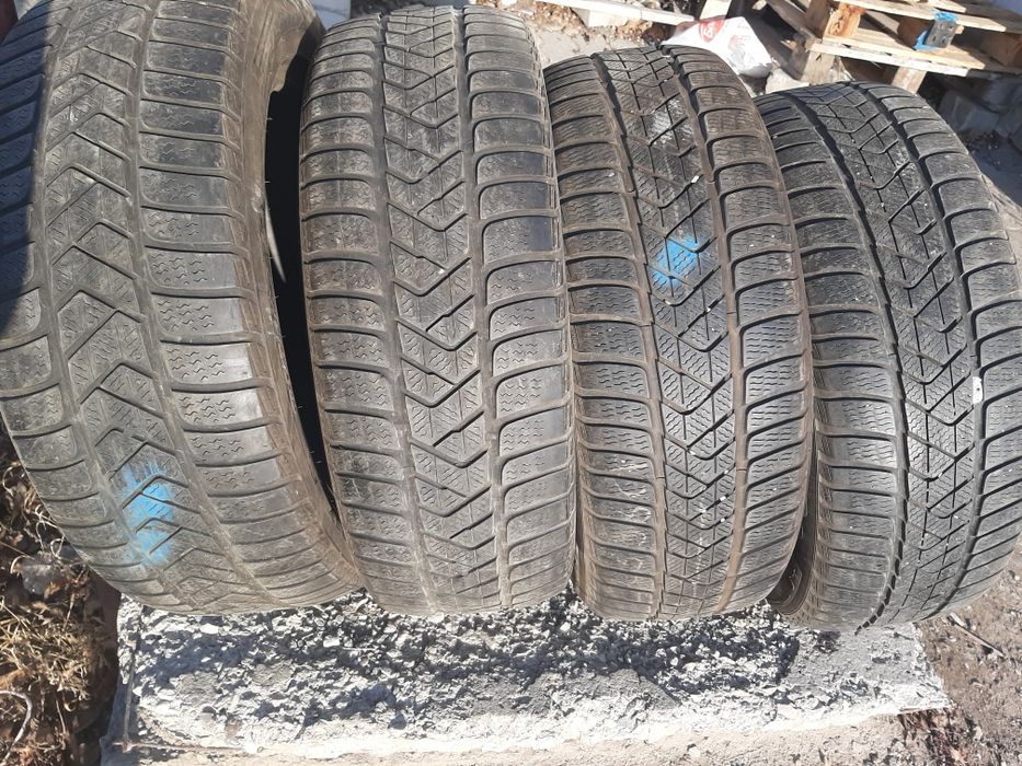 Продам шины. 225/55/17 пирелли