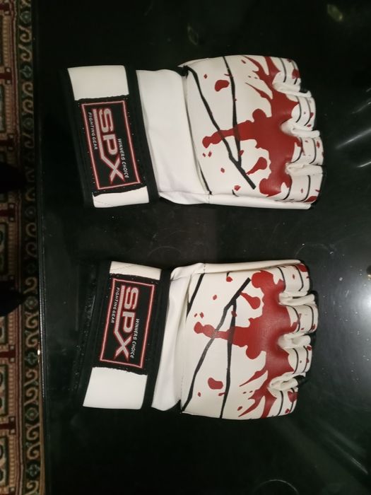 Продаётся ММА спортивный перчатки