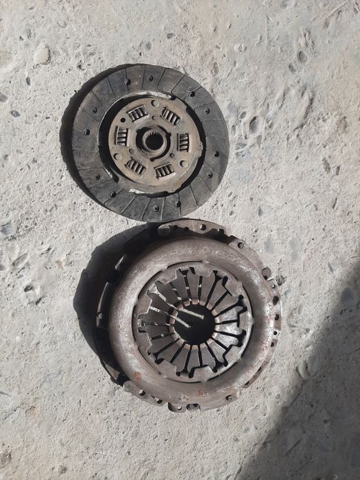 Продаётся корзина и диск.