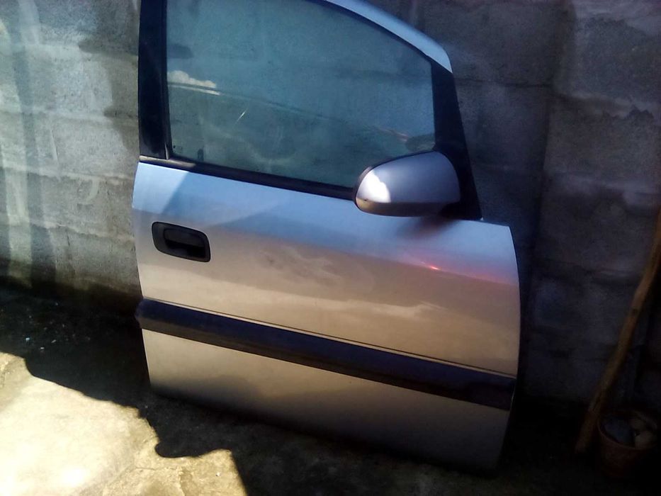 Части от Опел Зафира в Свищов, сив дизел 2.0 , 101к.с. 2001г.