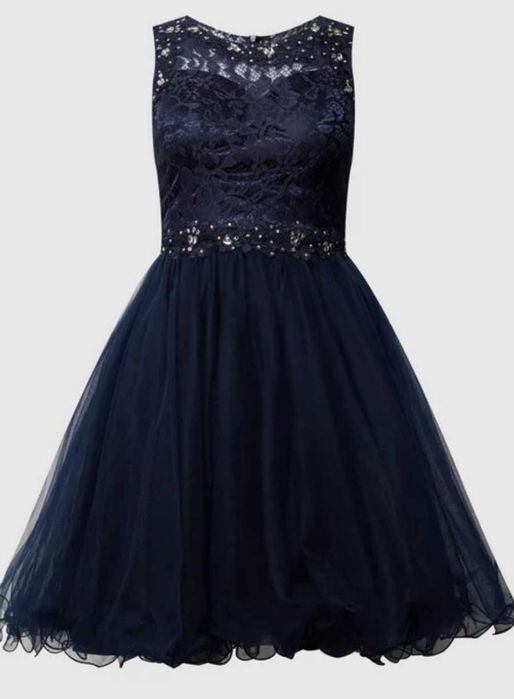 Дамска официална рокля на фирма LAONA