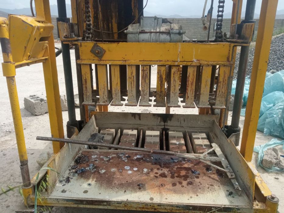 Аппарат для производства бетонных блоков