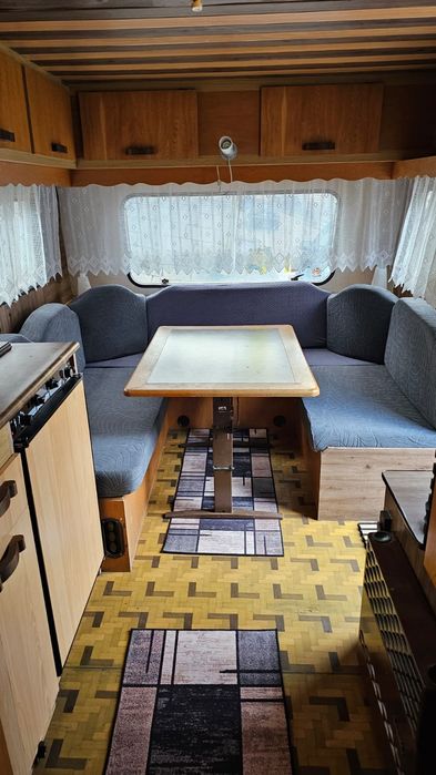 Каравана с външна тента