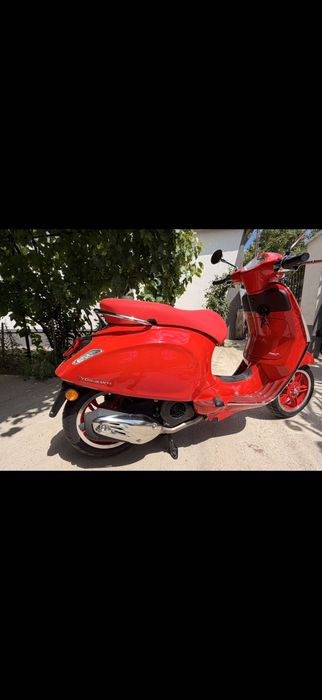 Vespa Primavera 125 Red Ediție Specială, cu 0 km bord