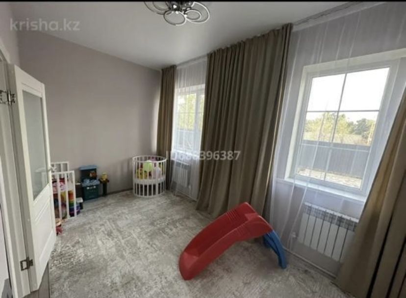 Продается дом в пригороде