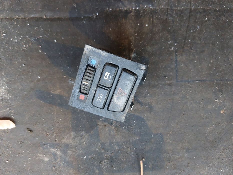 Копче аварийни светлини е90 е91 бмв  2.0д 177кс bmw e90 e91 2.0d