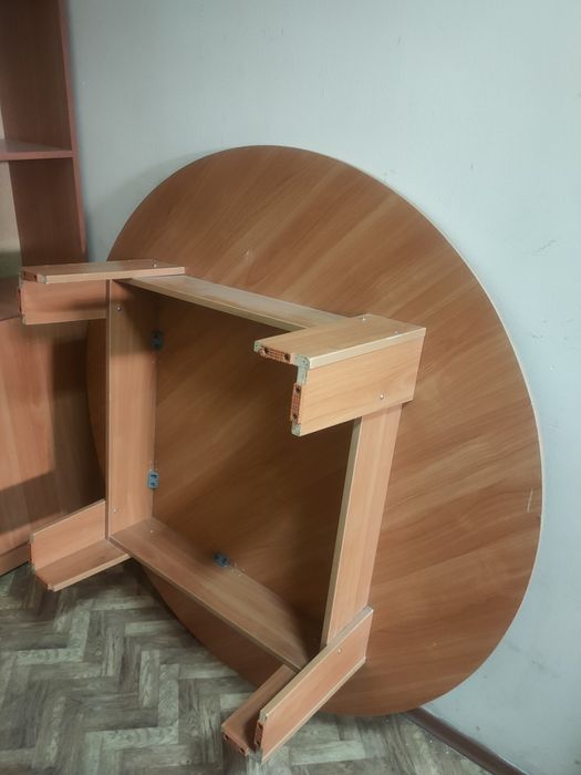 Стол круглый национальный