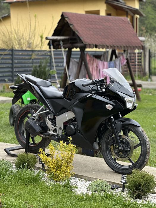 Honda cbr 125 (cat A1 16ani)