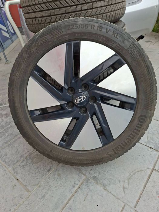 Продавам 4 броя оригинални 18” джанти от Hyundai Ioniq 6 със зимни гуми Continental Winter Contact TS 870P 225/55/18