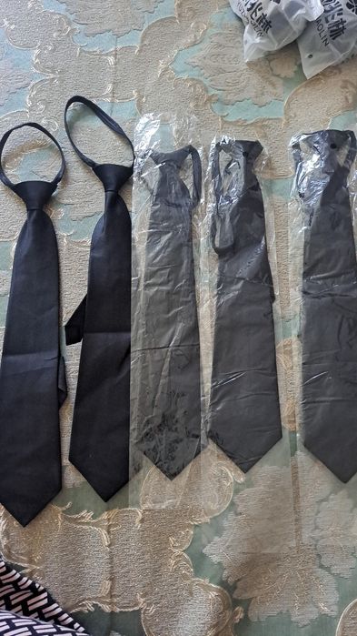 Срочно продам галстуки.