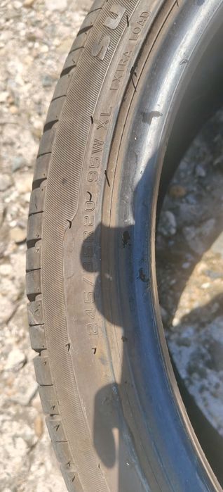 Две гуми sunfull 245/35/R20 dot 32/23