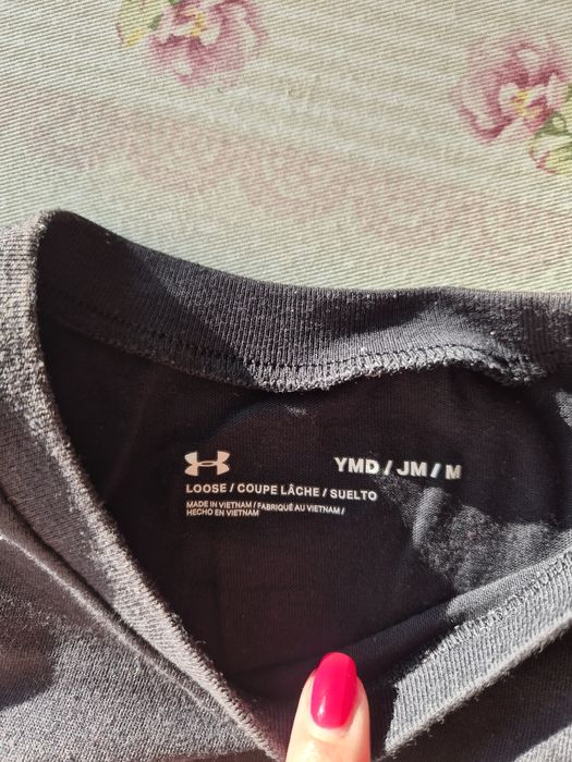 Продавам комплект Under armour момче