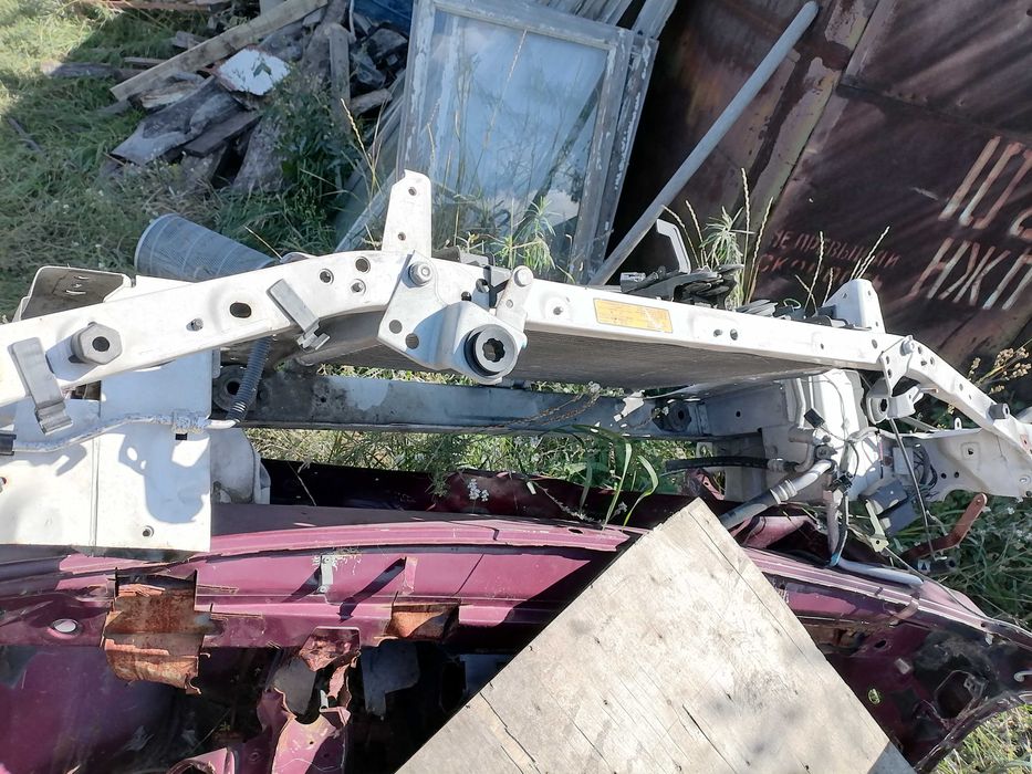 Ноускат, рамка радиатора, морда, перед мазда 626GF,птичка