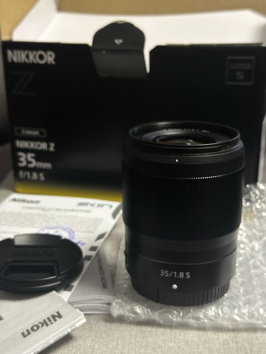 Nikon NIKKOR Z 35mm f/1.8 S.