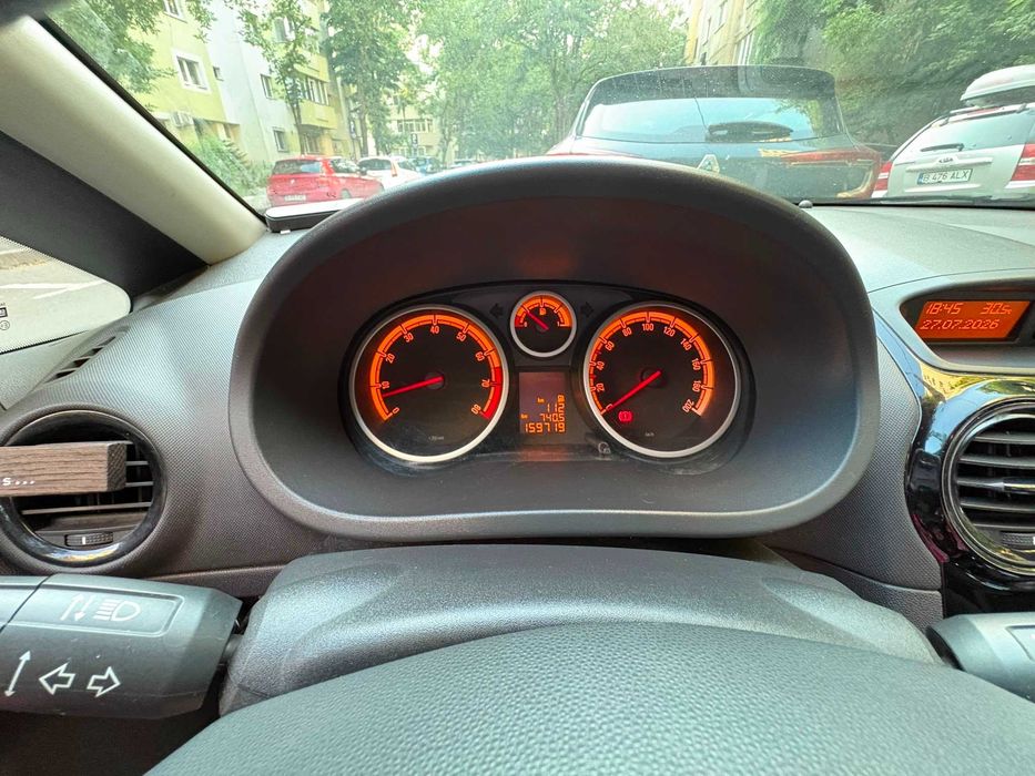 Opel Corsa D 2011 1.2 Benzina
