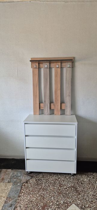 Вешалка для прихожей НОВАЯ