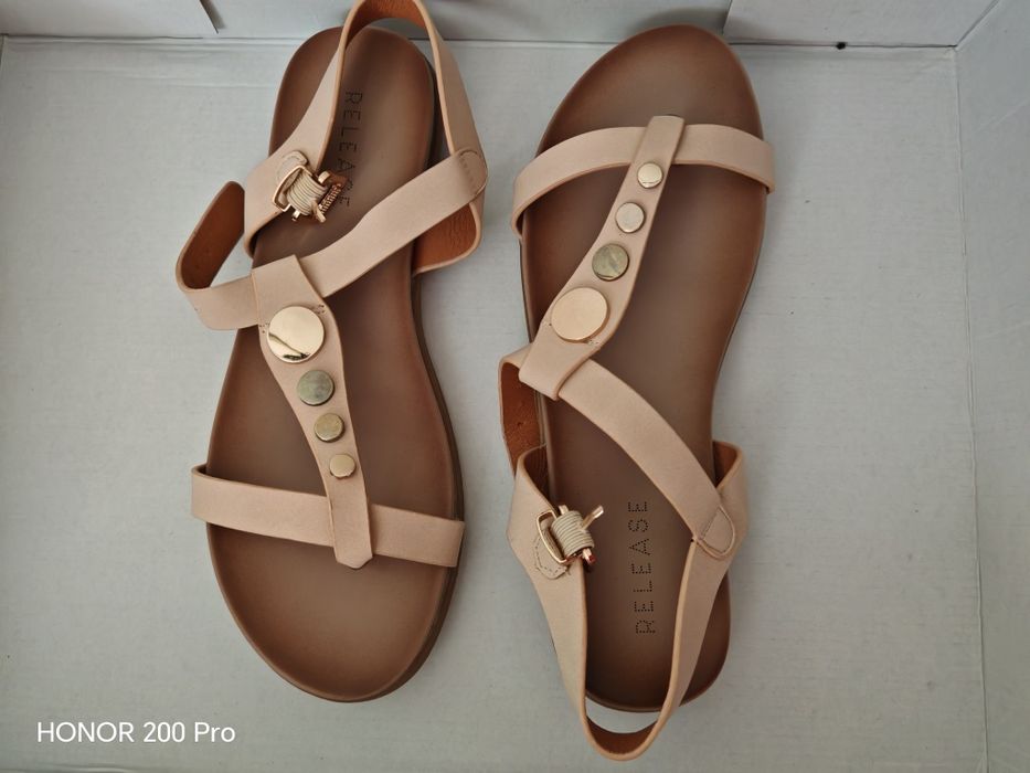 Sandale femei/fete, noi cu eticheta, bej/crem, marimea 38