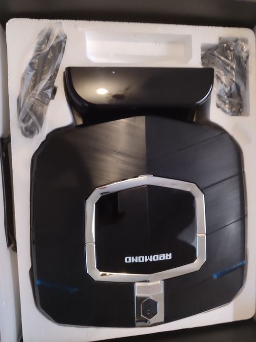 Робот пылесос,пользовались меньше месяца