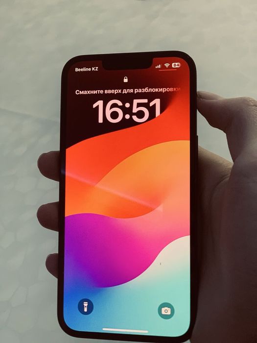 Продаю идеальный айфон 13