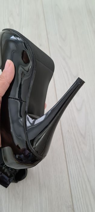 Красивые туфли red rose