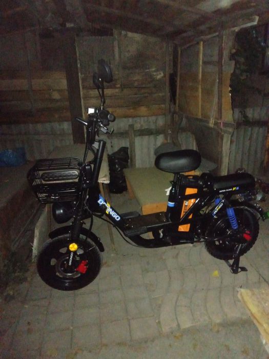 Elektroni moped pachti yengi