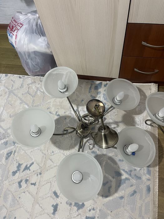 Люстра пятирожкованные