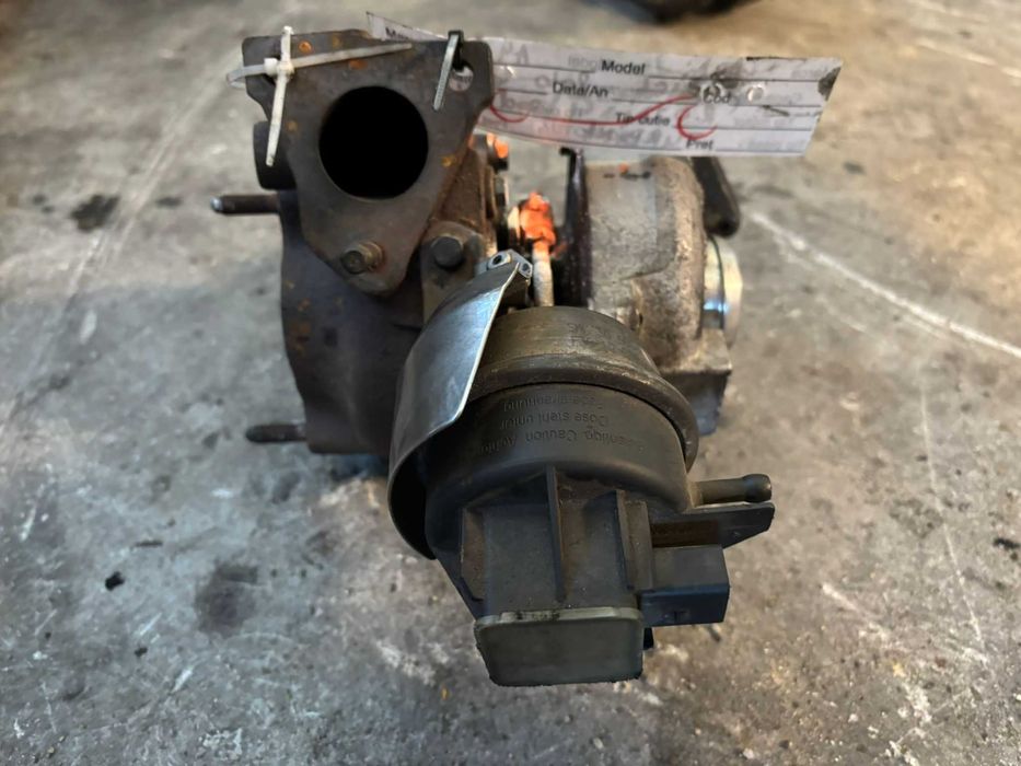 Turbina Audi A4 B8  2,0 tdi motor caga