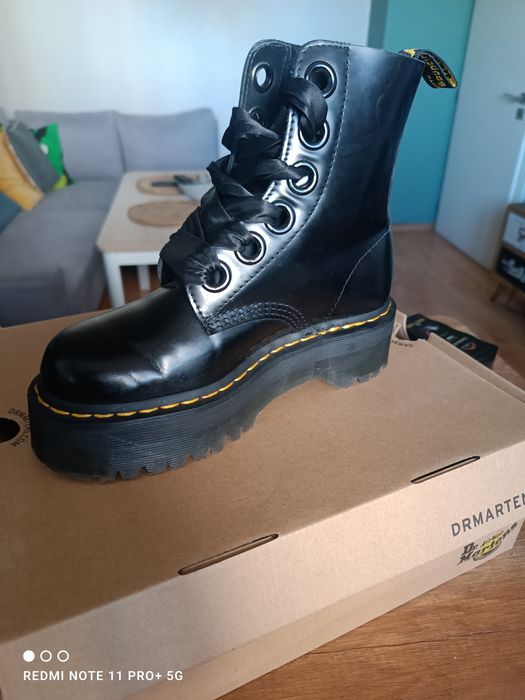 Обувки Dr. Martens