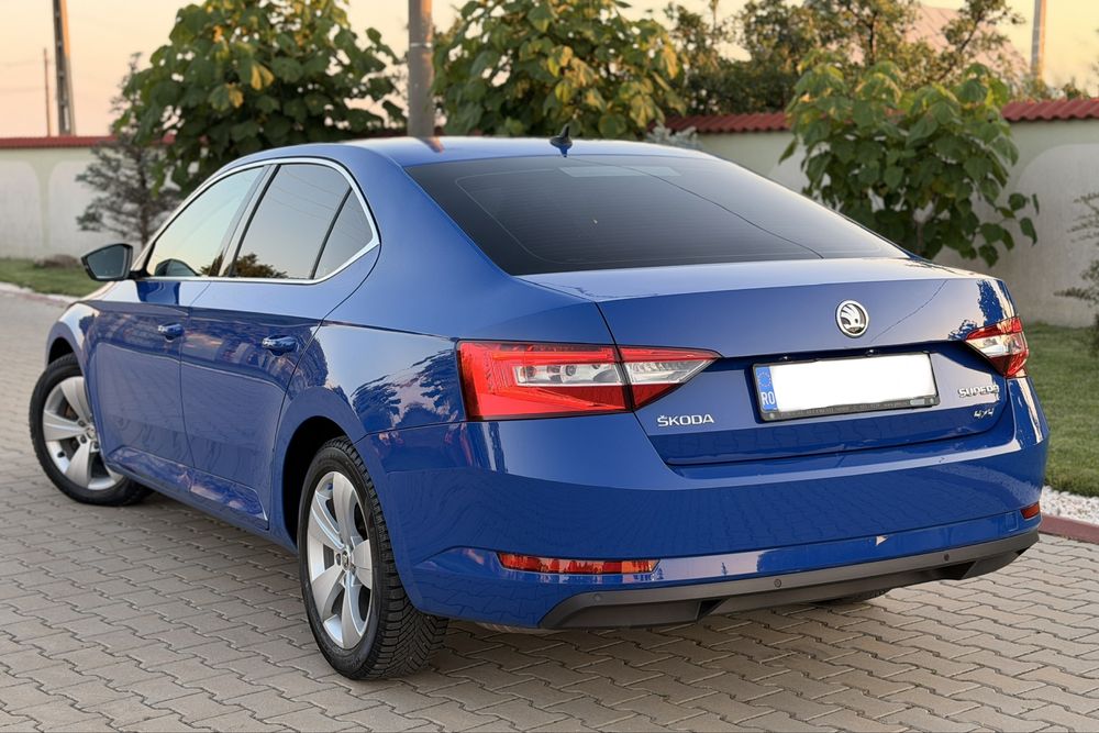 SKODA Superb 2019 — imagine 5