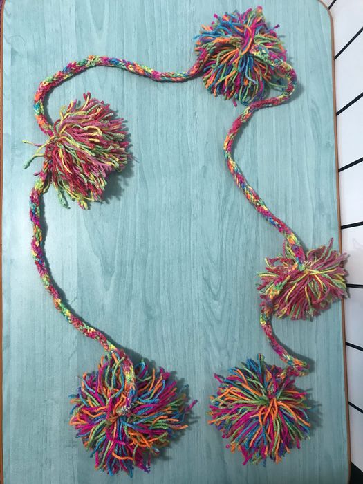 Șnur cu pomponi de lână handmade