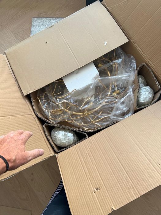 Продам люстру шикарную