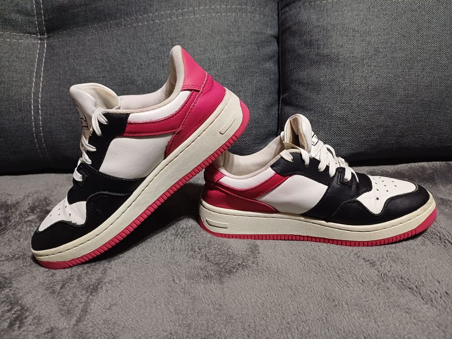Adidași originali Tommy Jeans din piele
