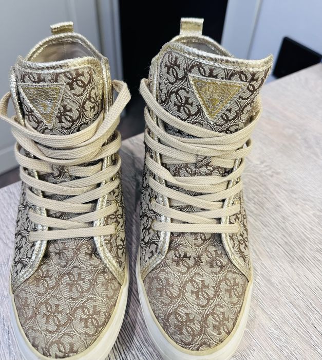 Женские кеды Guess